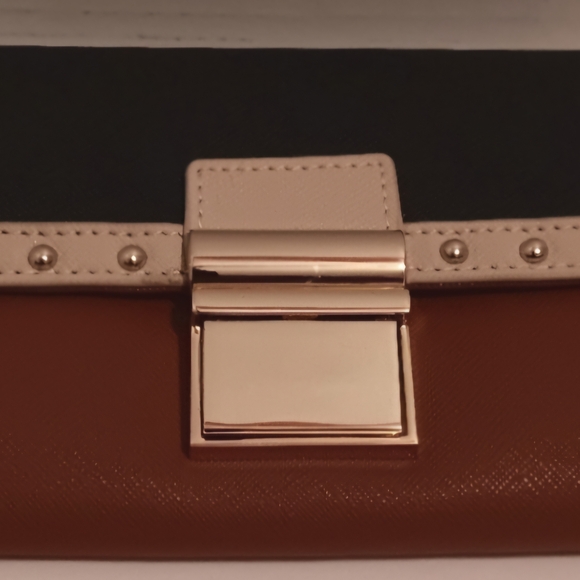 Badgley Mischka Handbags - Badgley Mischka Brown & Cream Colorblock Clutch /Wallet Nwt Decorative Studs